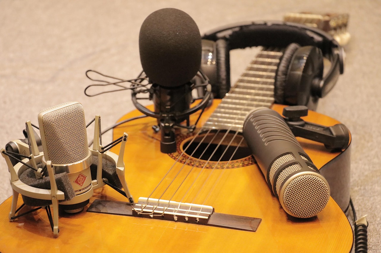 mic, microphone, dubbing, music, radio, speech, studio, sound, audio, voice, interview, equipment, karaoke, entertainment, vocal, technology, broadcasting, dubbing, dubbing, dubbing, dubbing, dubbing, karaoke, karaoke, vocal
